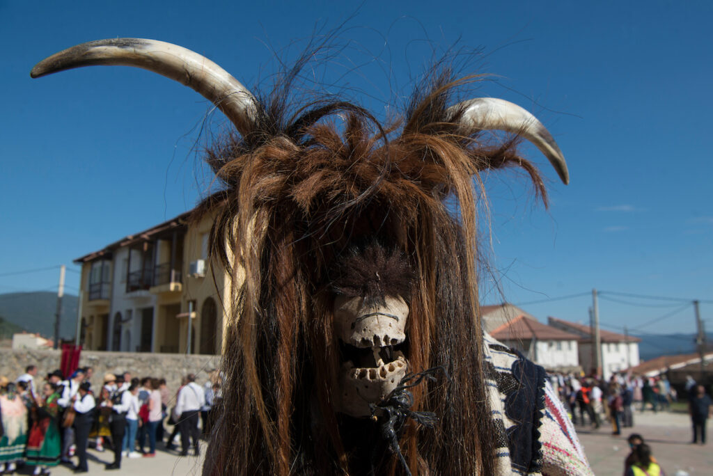 cucurrumachos de Navalosa y sus ritos paganos en Mascarávila 2019 Piedralaves