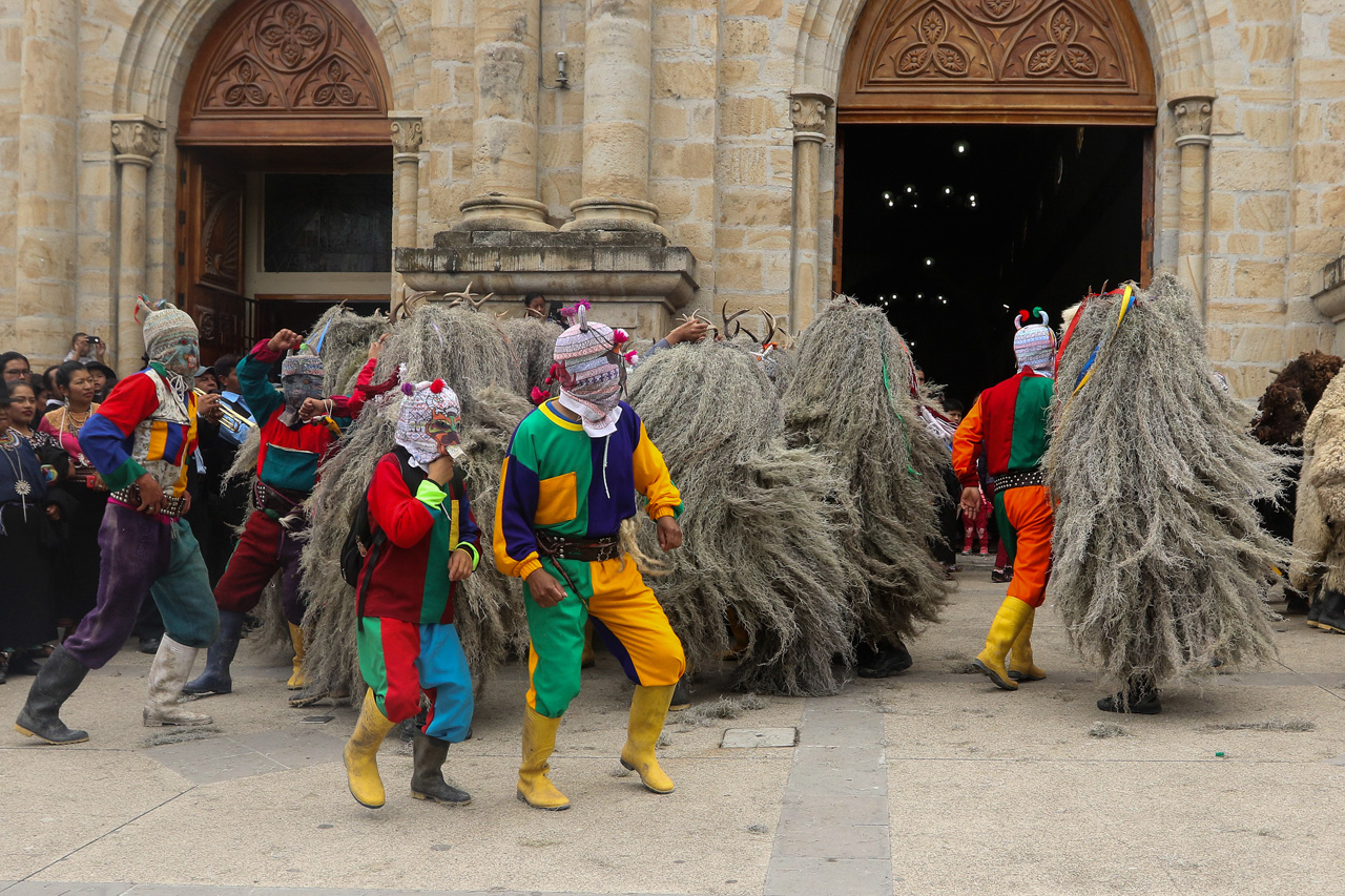 Su nombre es el Kapac Raymi, que se inicia con la deshierba de la chakra y la celebración del nuevo ciclo vital de los niños y niñas de los pueblos y nacionalidades originarias del Abya Yala.