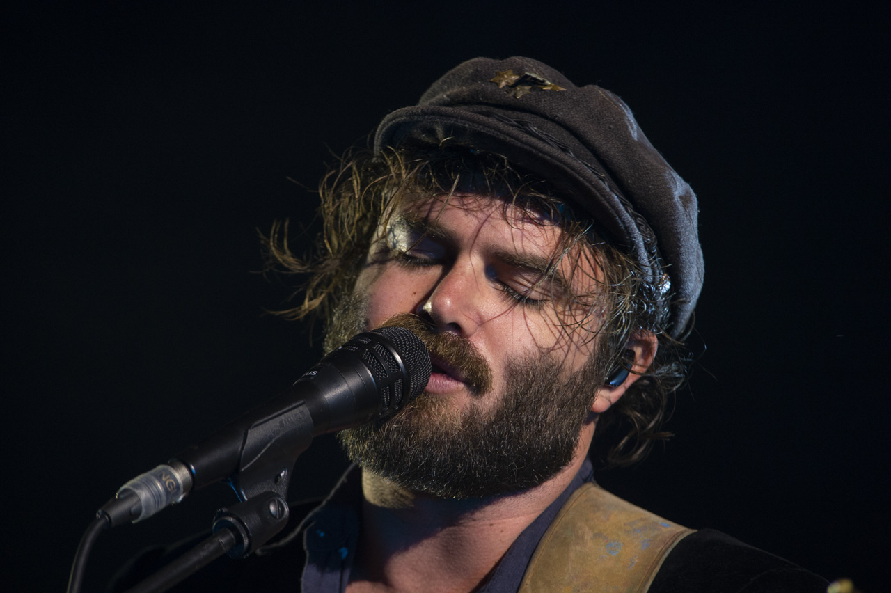 Angus and Julia Stone