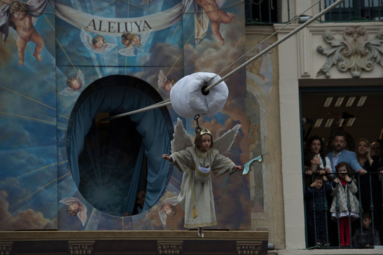 La fiesta de la Bajada del Ángel ha pervivido tras varios siglos de tradición.