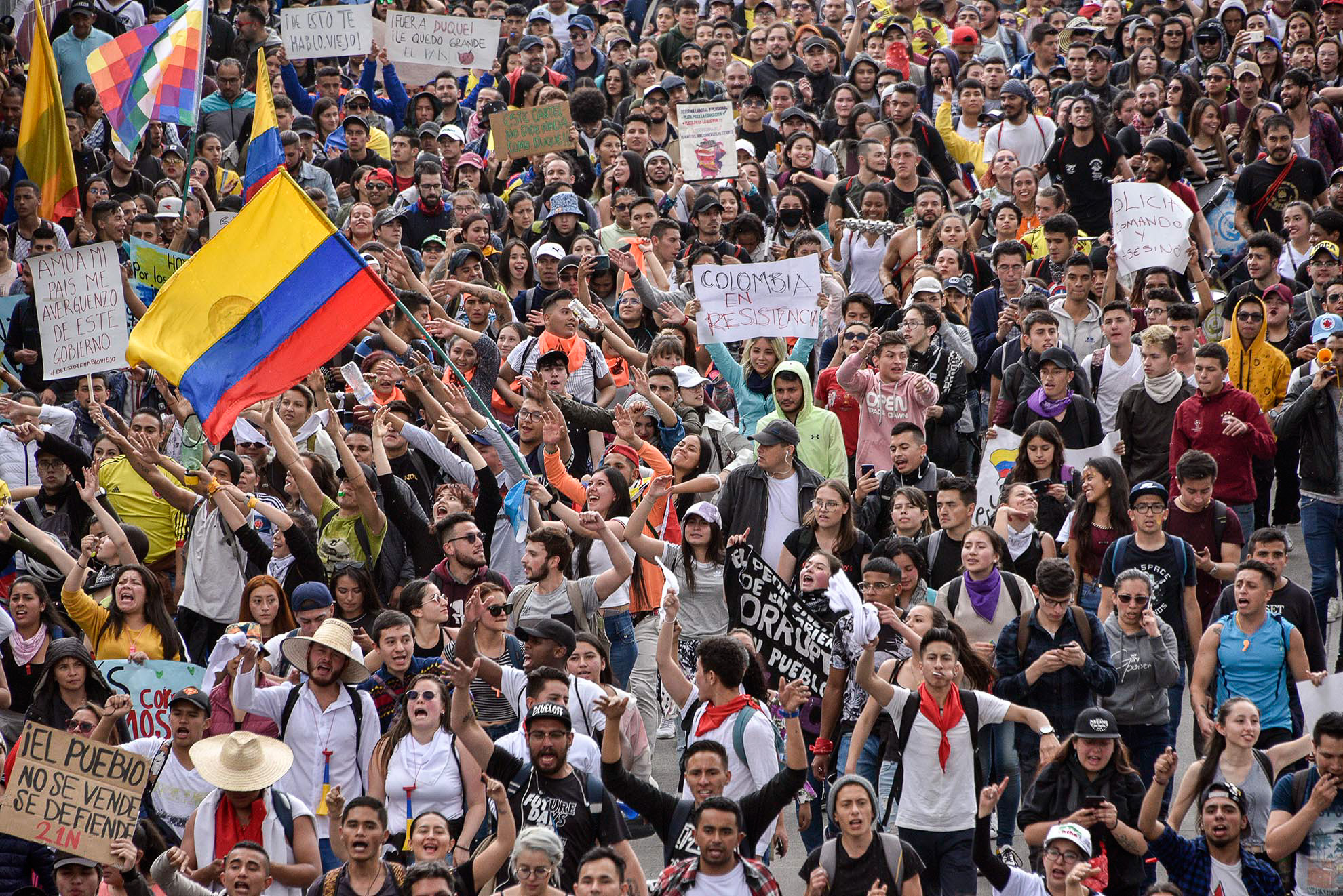Movilización del pueblo colombiano contra políticas de Iván Duque.