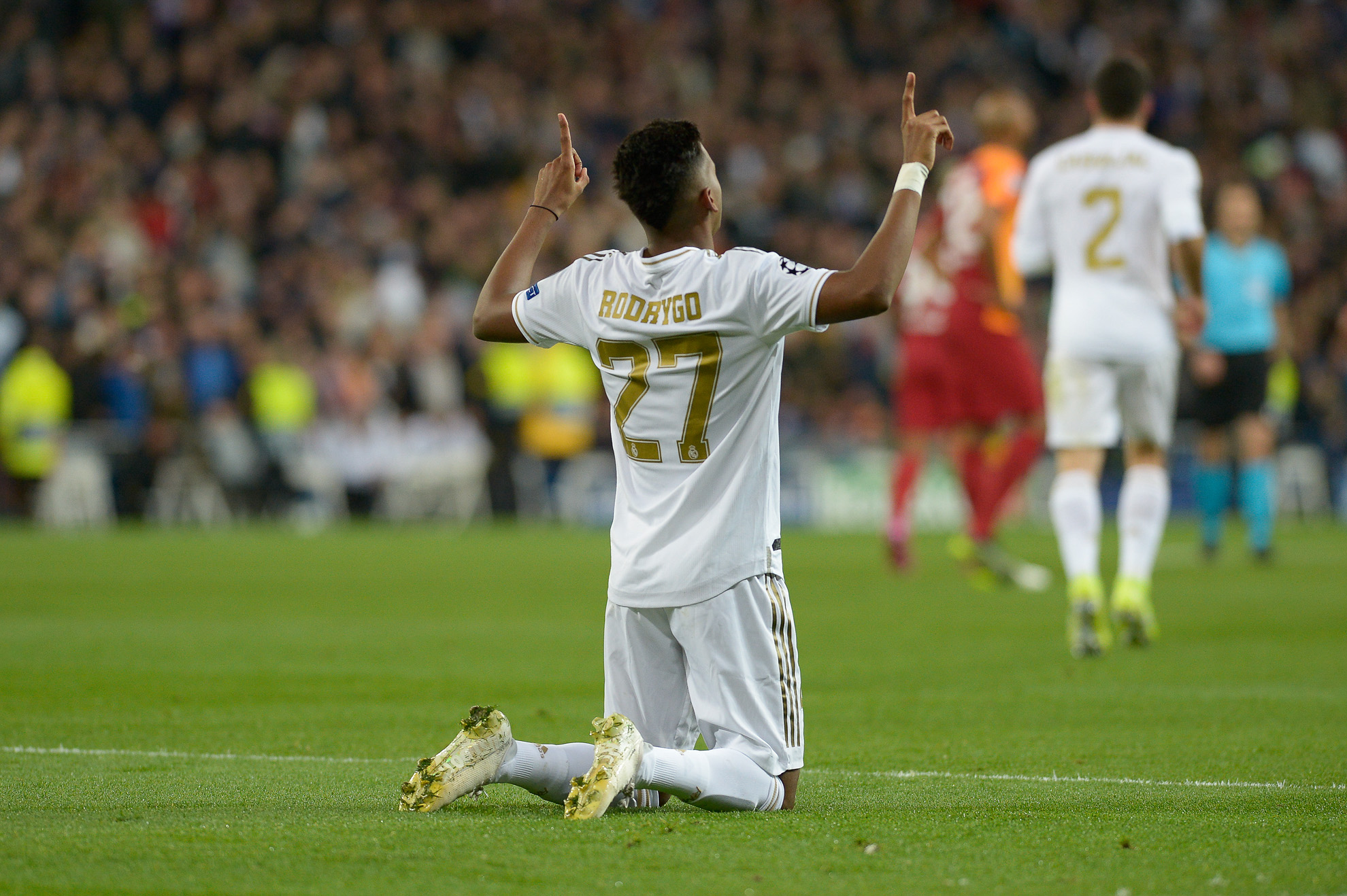 Rodrygo festeja uno de sus goles frente al Galatasaray.