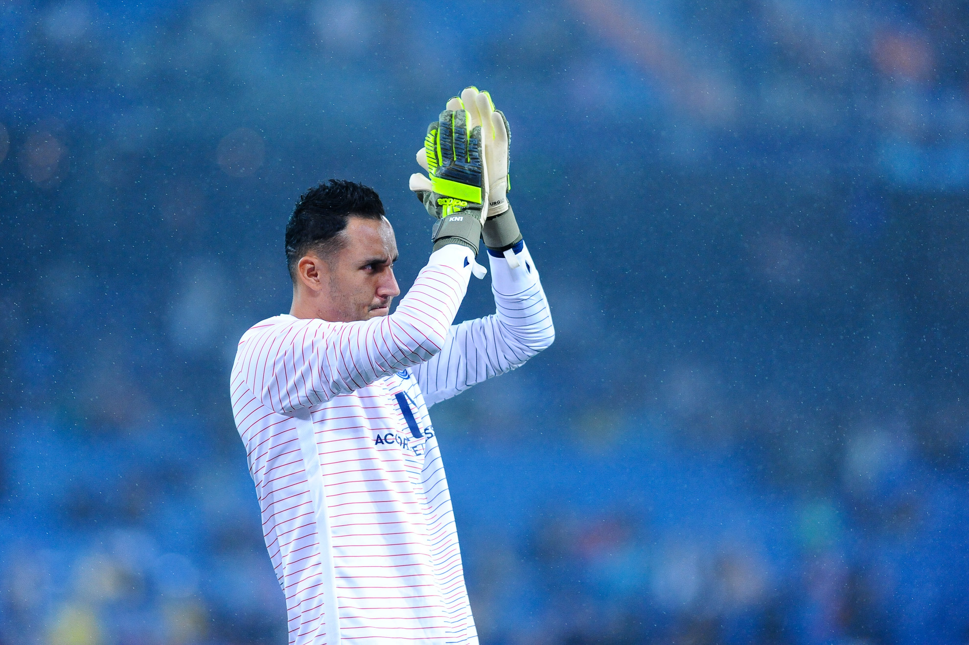 Keylor Navas durante el partido entre el Real Madrid vs París Saint-Germain Football Club. 