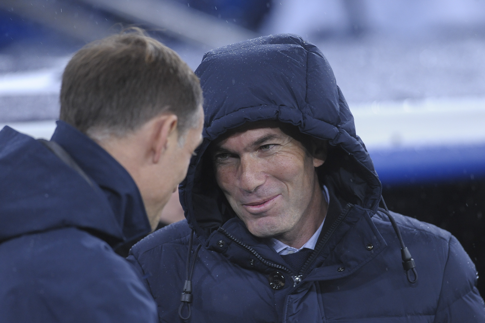 Zinedine Zidane durante el partido entre el Real Madrid vs París Saint-Germain Football Club. 