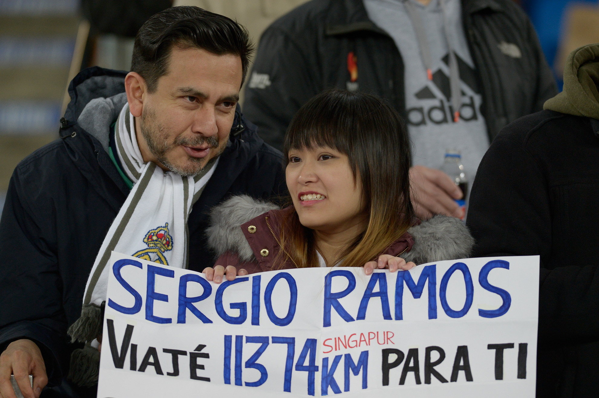 Una fan asiática de Sergio Ramos durante el partido Real Madrid vs Real Sociedad.