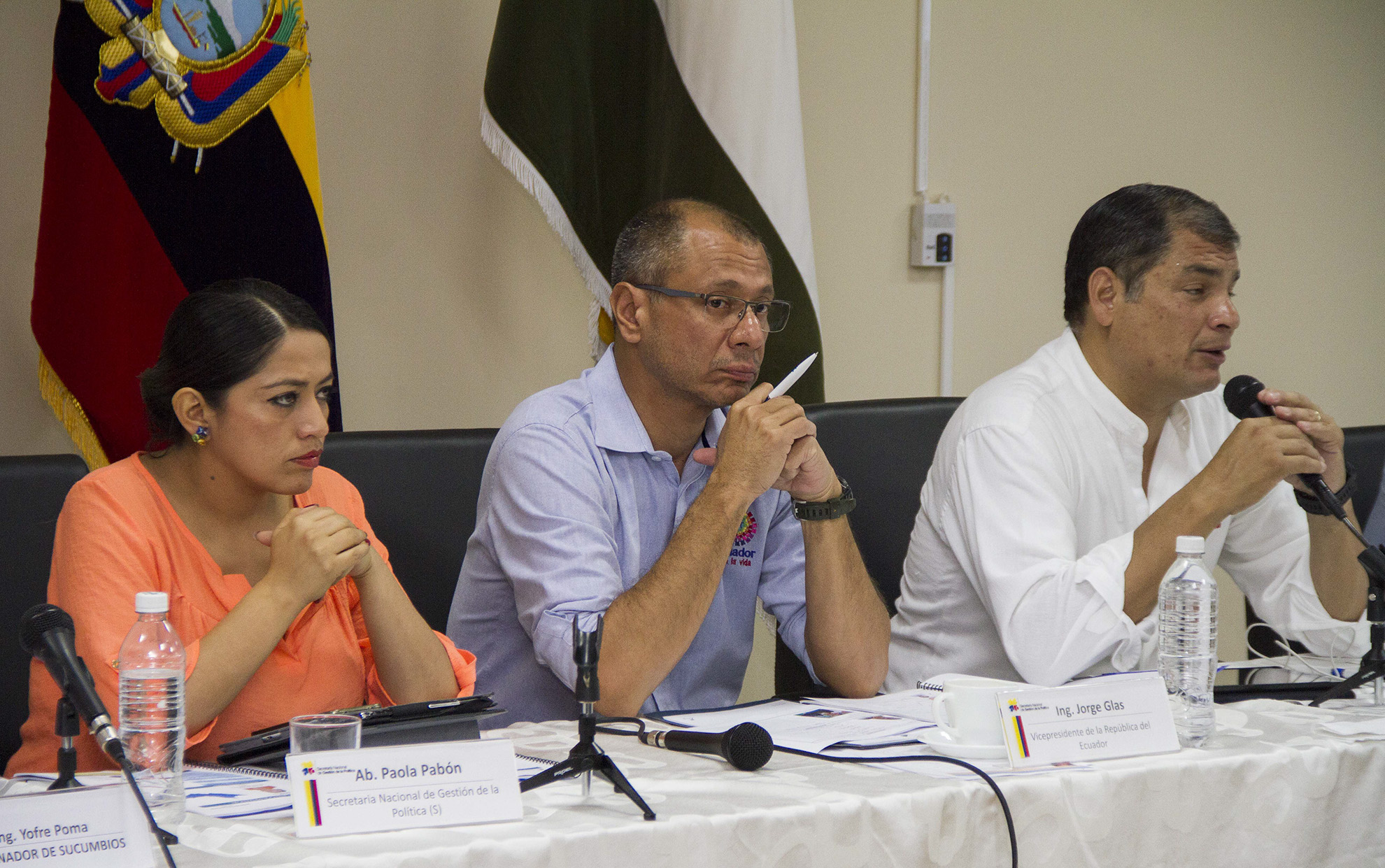 La Prefecta Pabón con el ex vicepresidente Jorge Glas y el ex presidente Rafael Correa. 