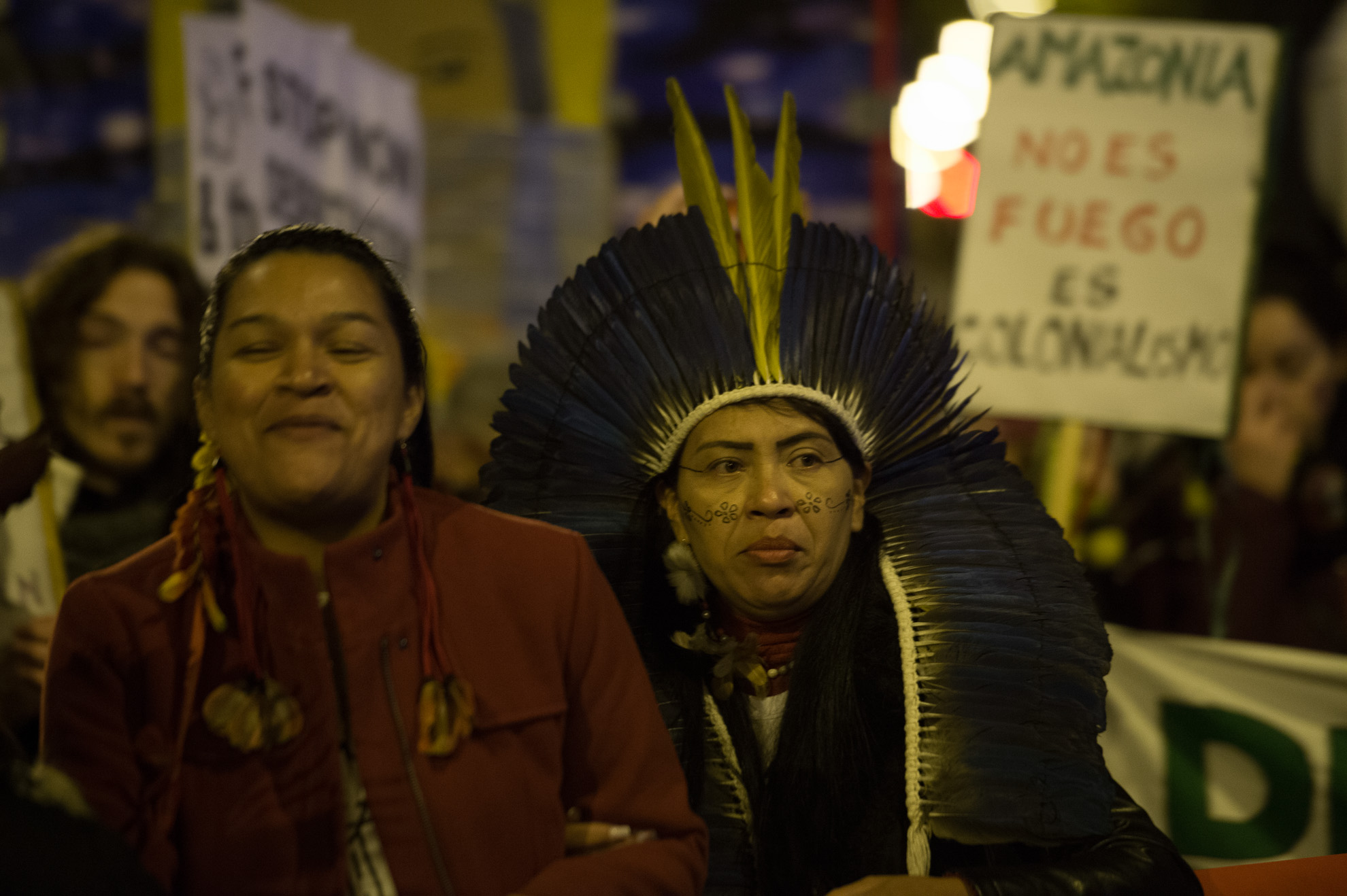 Activistas de todo el mundo protestaron durante la marcha de la COP25.