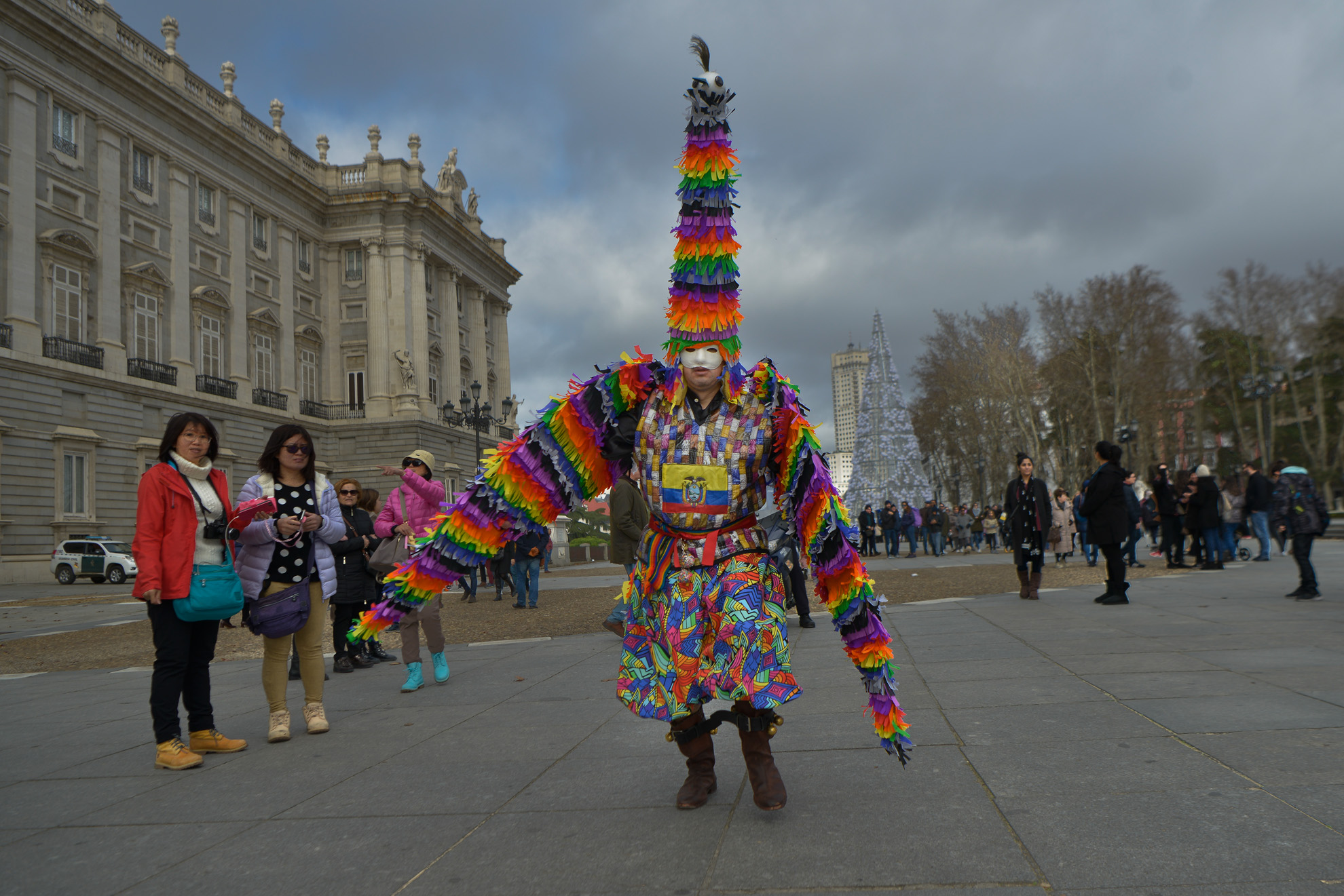El curiquingue, una ave andina, siempre es representada en las tradicionales fiestas andinas. 