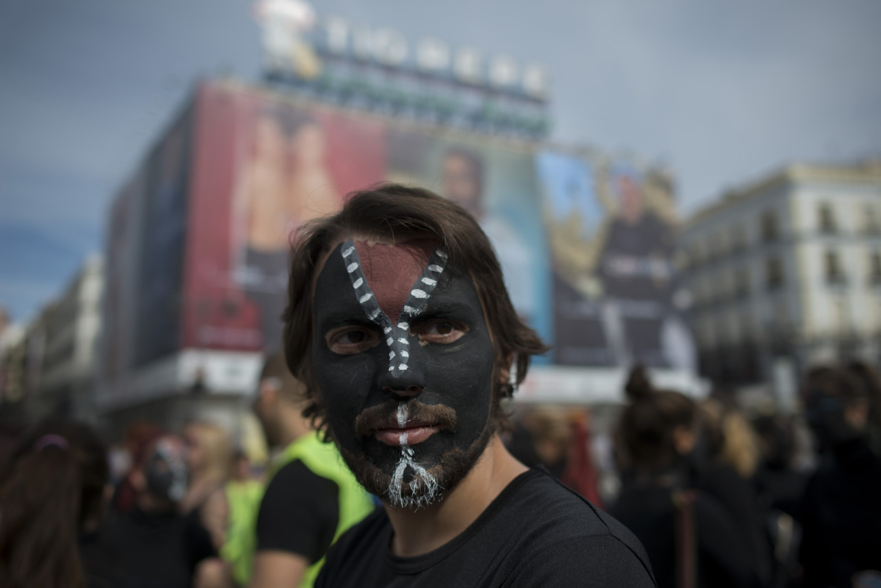 Activistas animalista protestan por el derecho de los animales en la Puerta del Sol