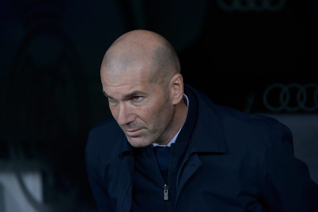 Zinedine Zidane en los previos del partido Real Madrid vs Athletic Club.