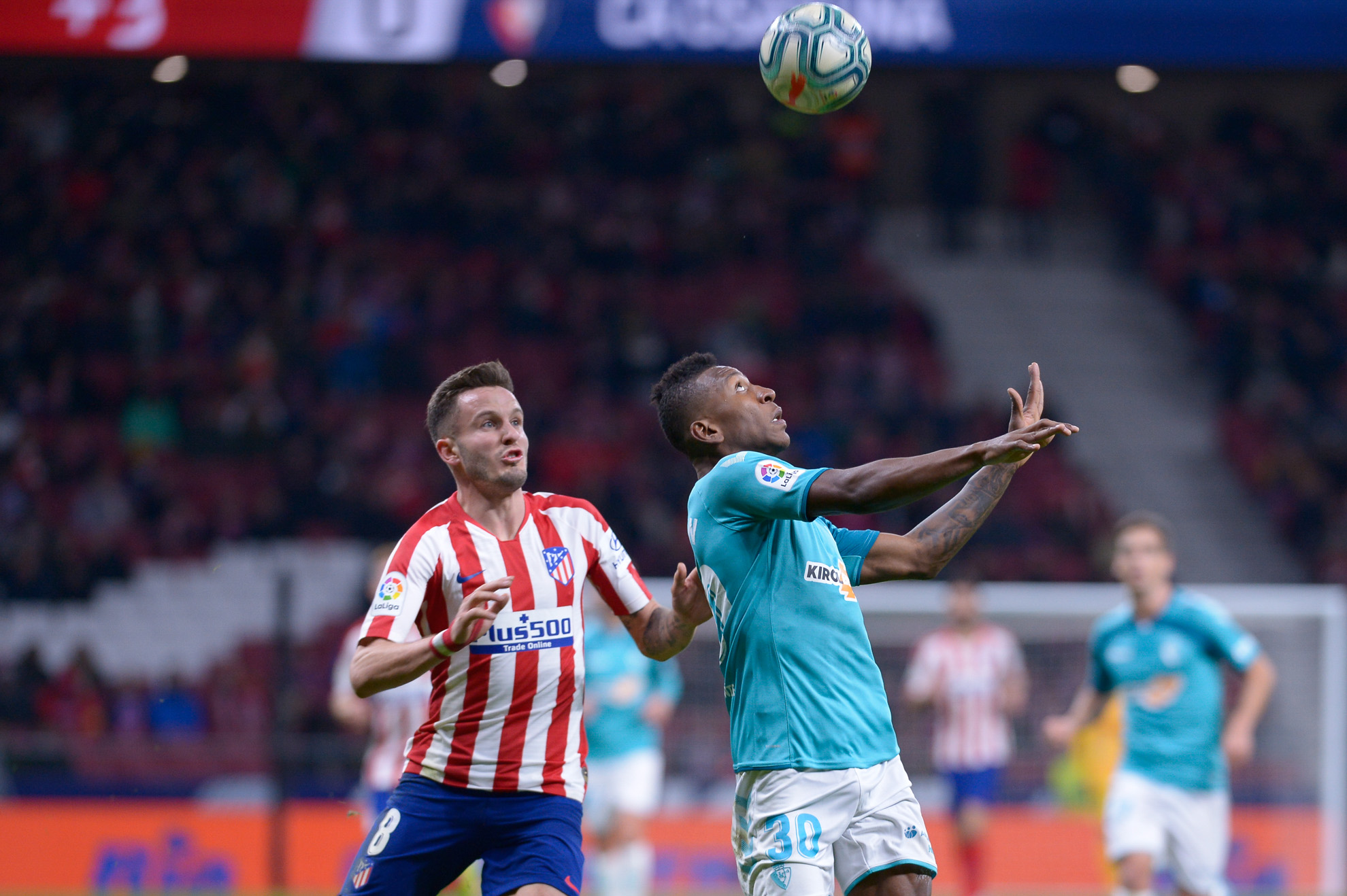 Pervis Estupiñán y Saúl durante el partido entre el Atlético de Madrid vs CA Osasuna. Fotografía: Patricio Realpe/ChakanaNews