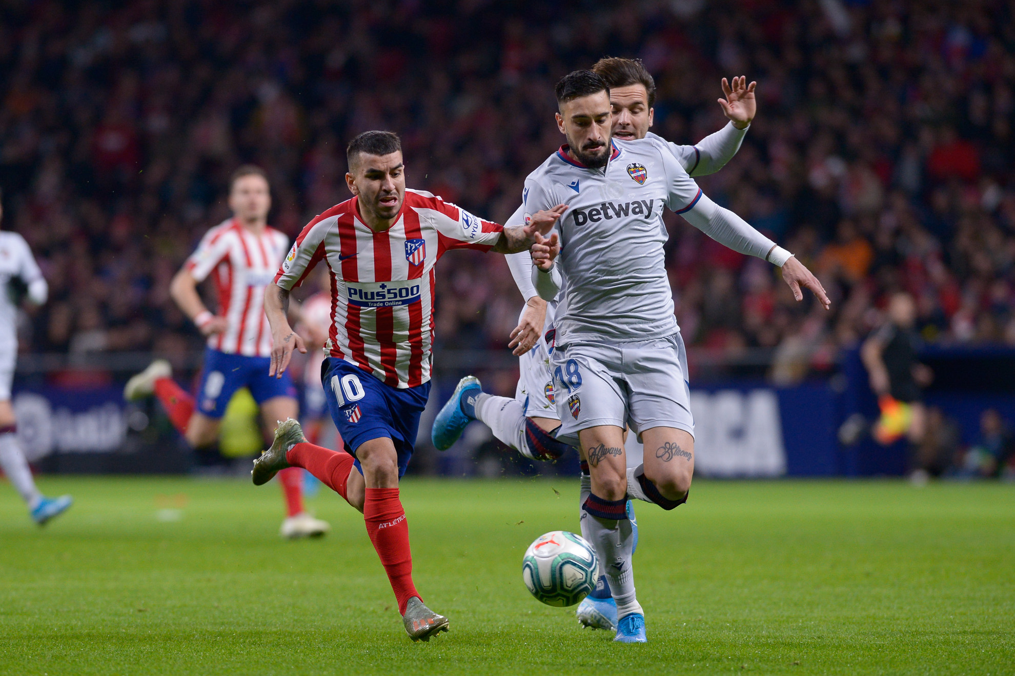 Ángel Correa durante el partido entre el Atlético de Madrid vs Levante.