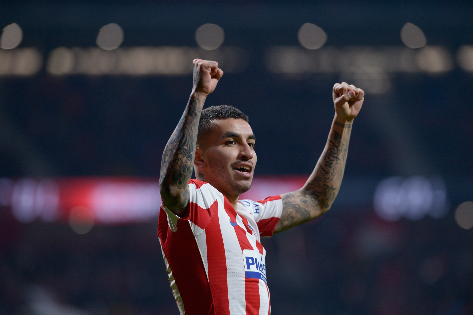 Ángel Correa celebra el gol en el partido contra el Granada.