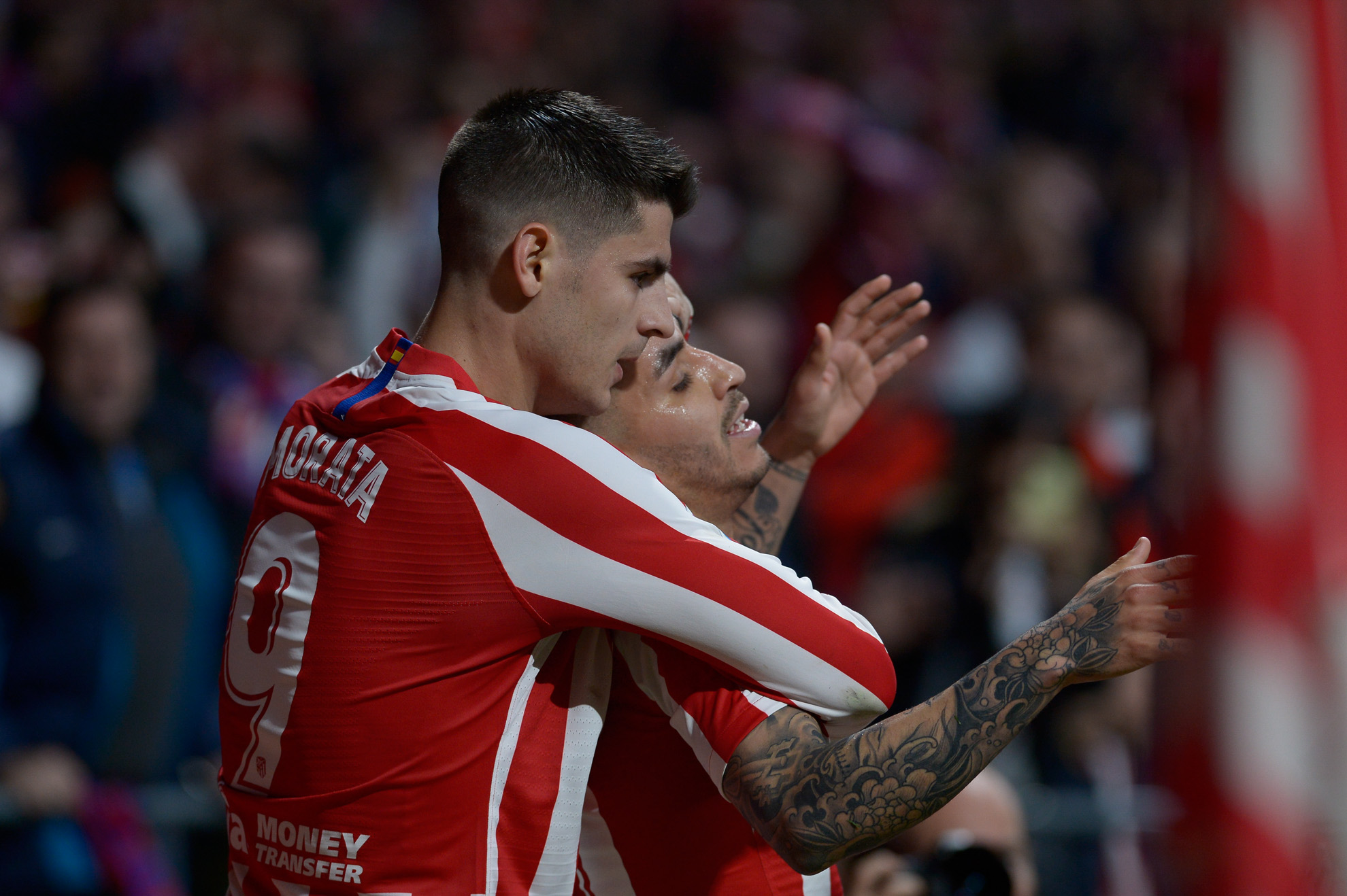 Ángel Correa y Álvaro Morata celebran el primer gol del Atlético de Madrid.