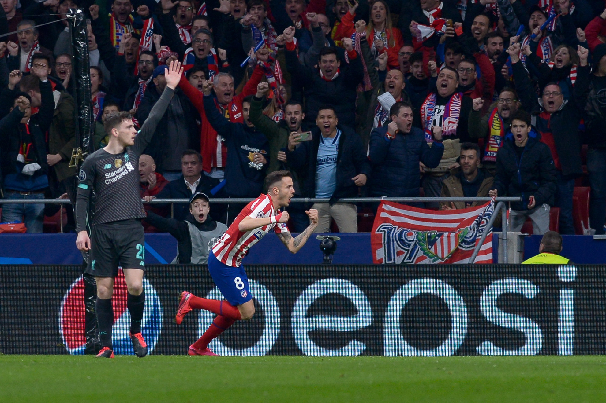 Saúl festeja el gol del triunfo del Atlético.