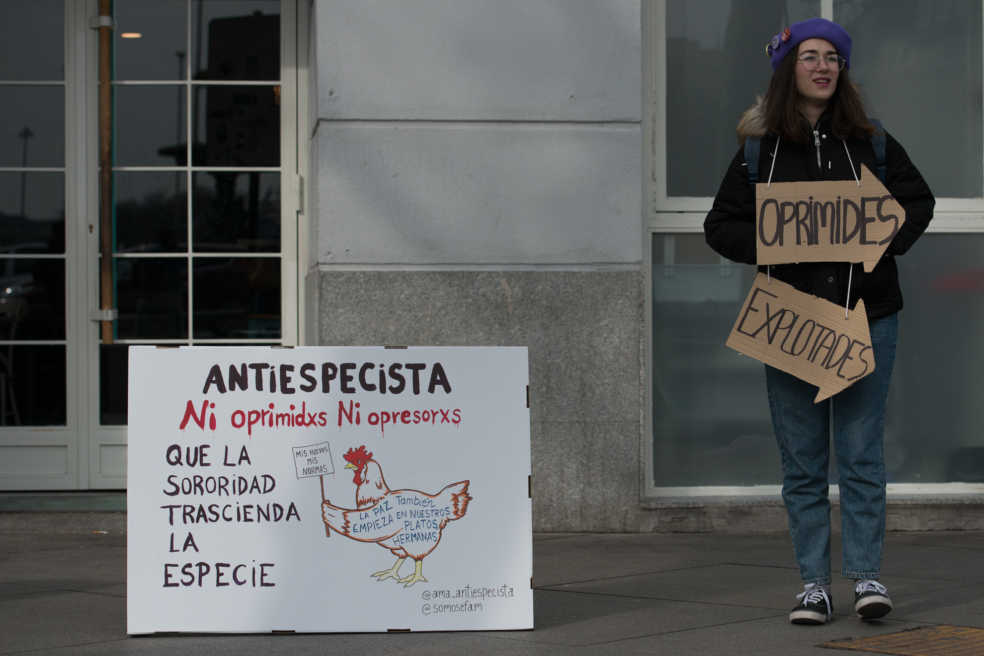 La cadena feminista tiñó de morado las calles de Madrid.