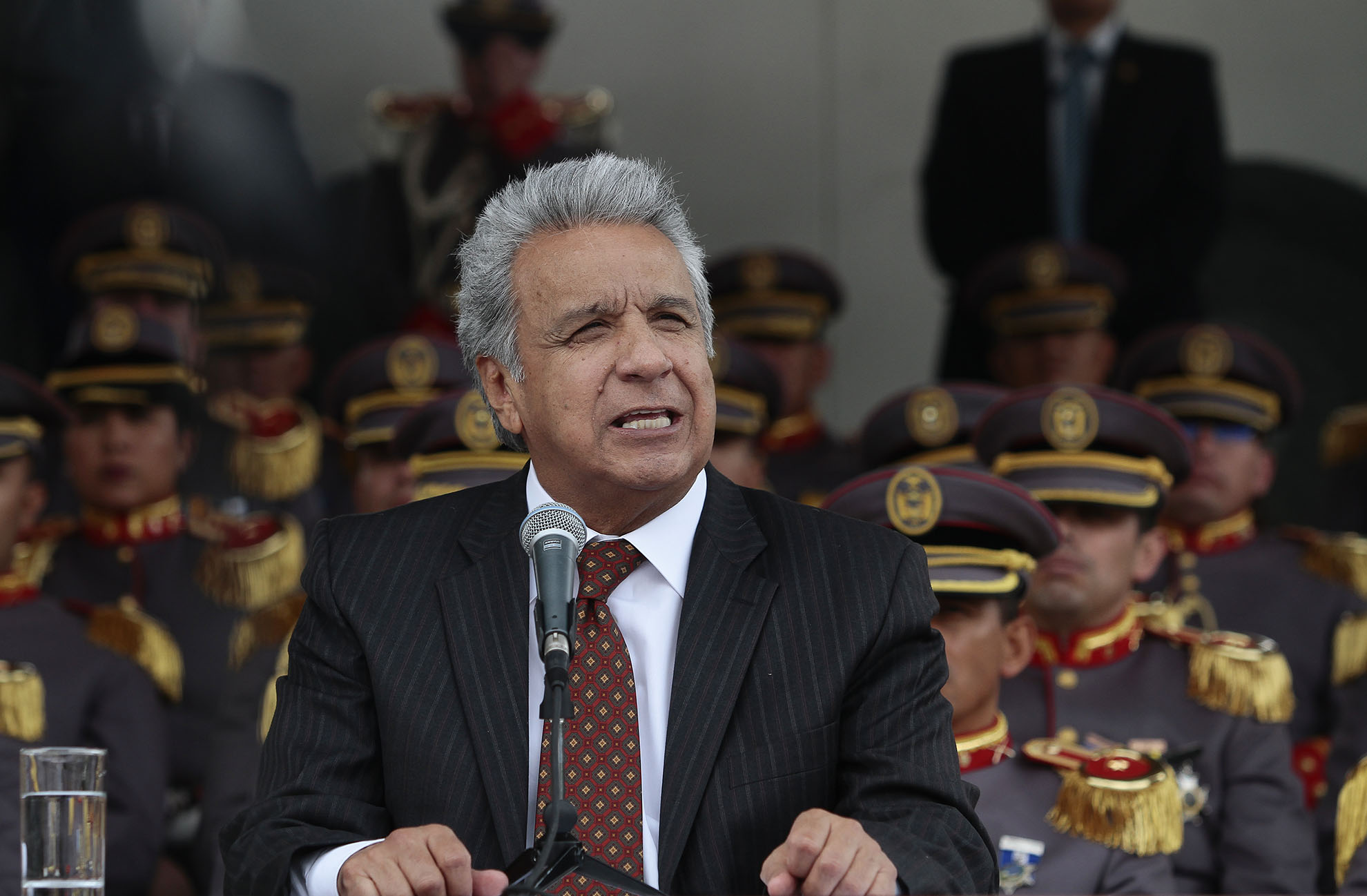 El presidente de Ecuador Lenin Moreno durante un acto con las FF AA.  Lenin Moreno en el foro económico de Guayaquil realizó una declaraciones jocosas sobre el abuso sexual en Ecuador.