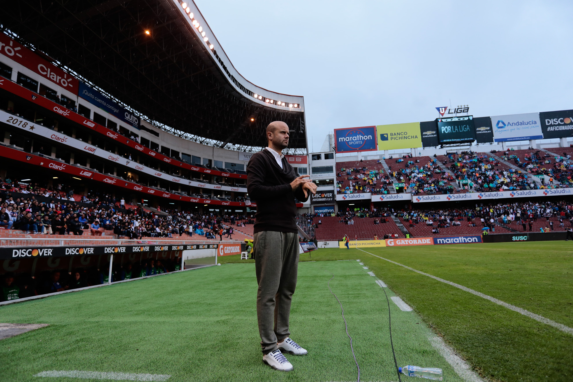 Miguel Ángel RamÍrez, técnico del Independiente del Valle durante el partido contra Liga de Quito.