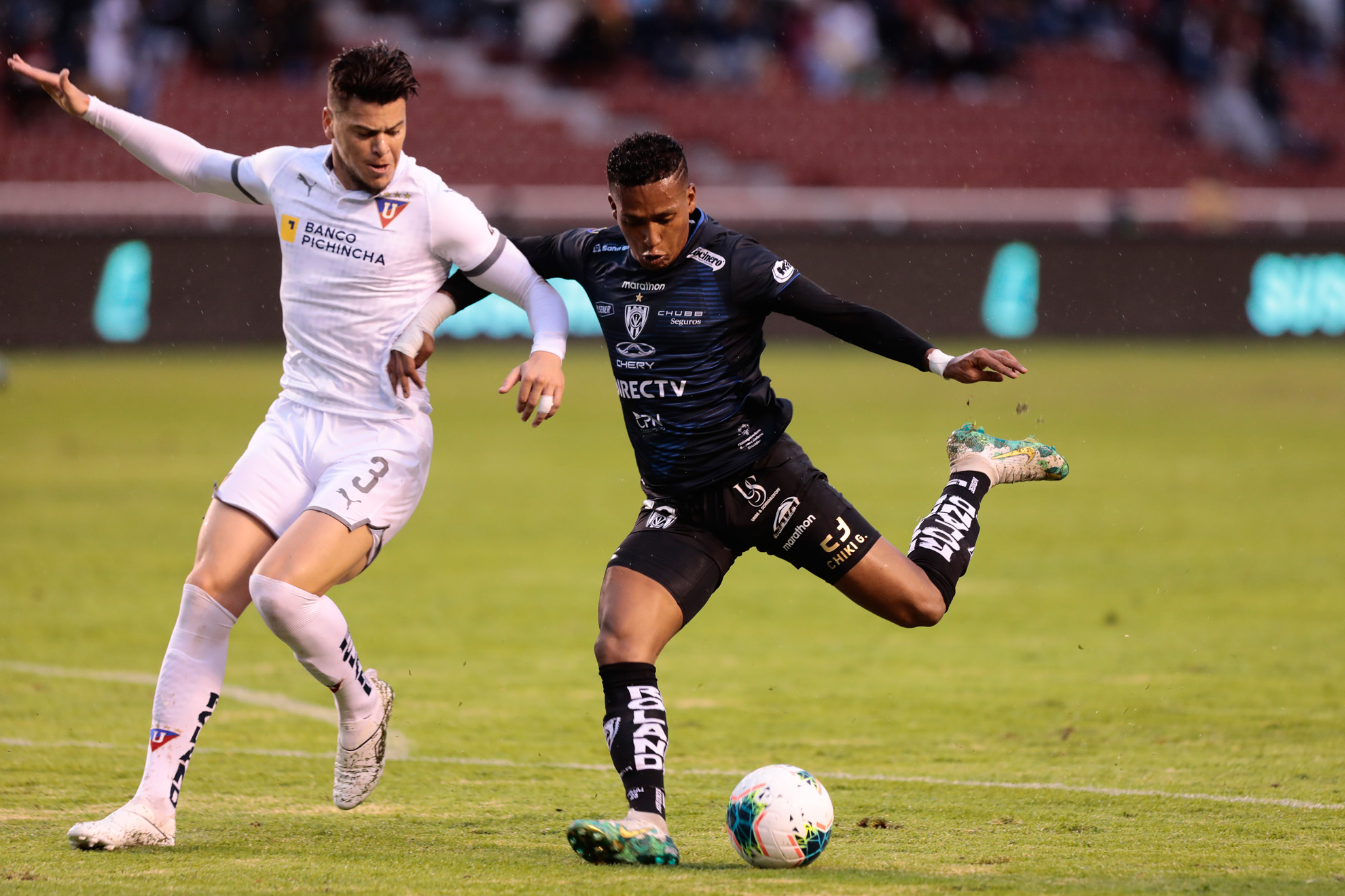 Fernando Guerrero del Independiente del Valle durante el partido entre Liga de Quito e Independiente del Valle.