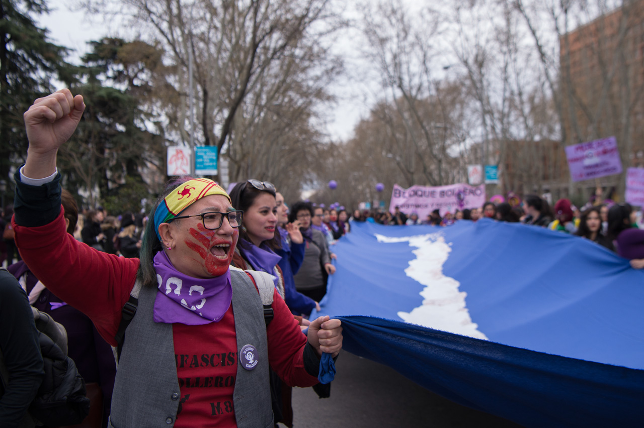 Mujeres de pueblos y nacionalidades de América marcharon por Madrid.