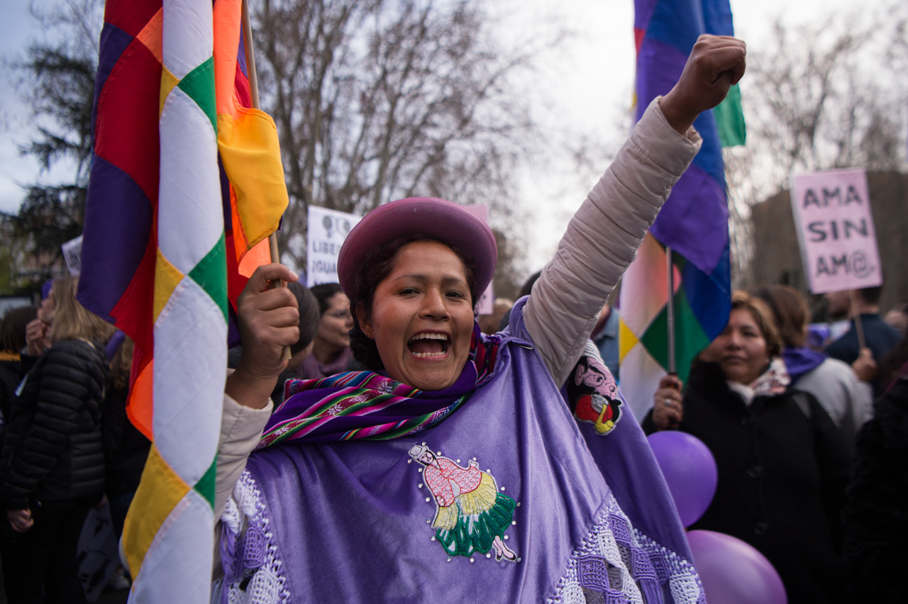 Una indígena boliviana durante la marcha del 8M en Madrid
