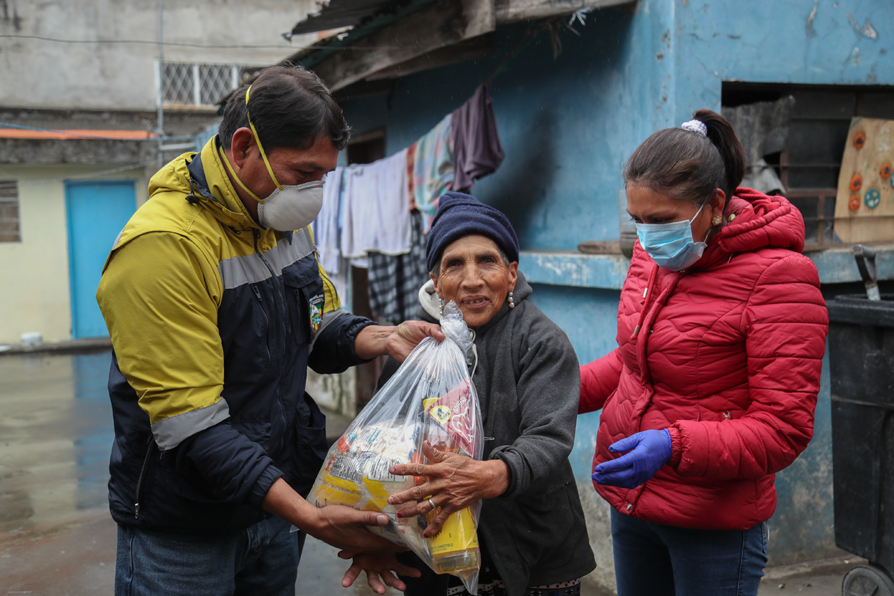 La contribución como autoridad está enfocada a las personas que más necesitan de nuestro apoyo en esta emergencia que vive el país"