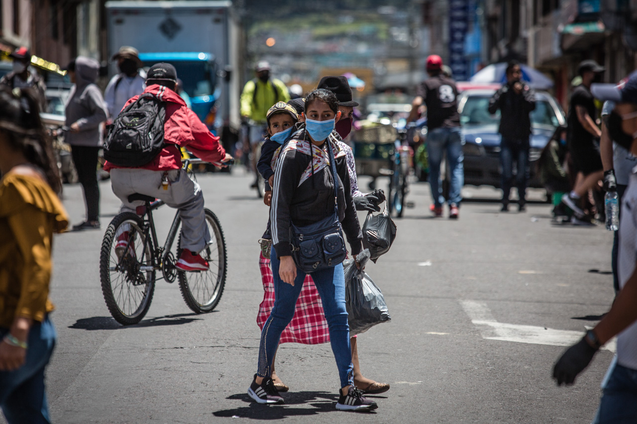 El Covid-19 y el estado ecuatoriano se han ensañado con las mujeres y sus pequeños hijos.