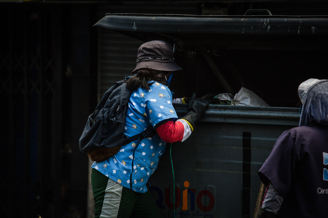 Las familias no consiguen los recursos económicos mínimos para comprar día a día de acuerdo a lo que recomienda la OMS. 