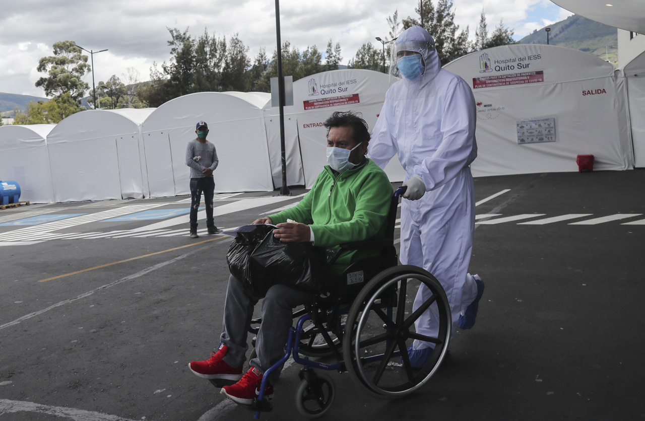 El hospital móvil ha habilitado un área de emergencia externa para pacientes con sintomatologías respiratorias menos graves.