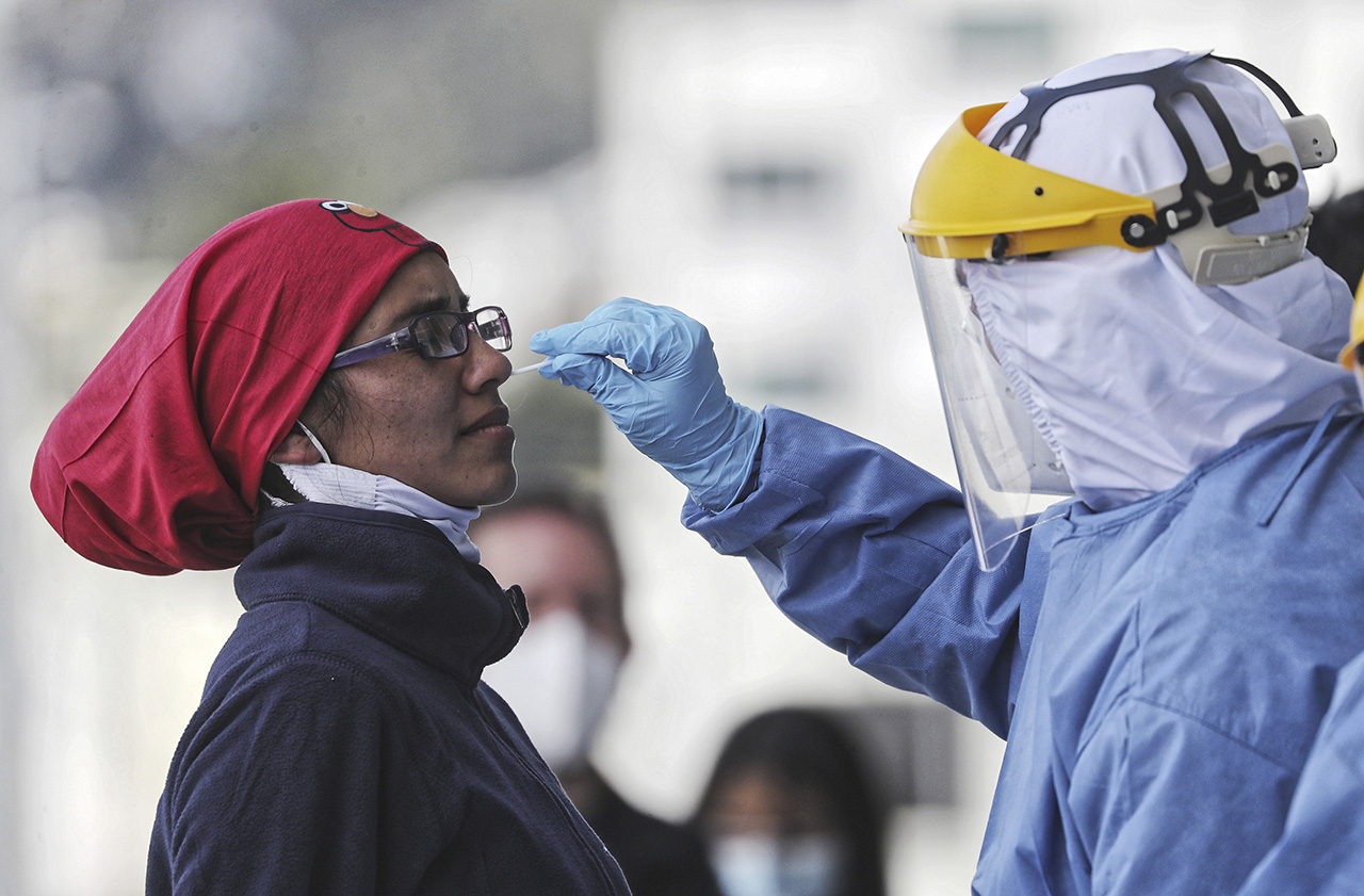 El Centro de Atención Temporal "Quito Solidario" inició ayer 22 de mayo sus operaciones con pacientes con sintomatología por Covid-19 leve o moderada.