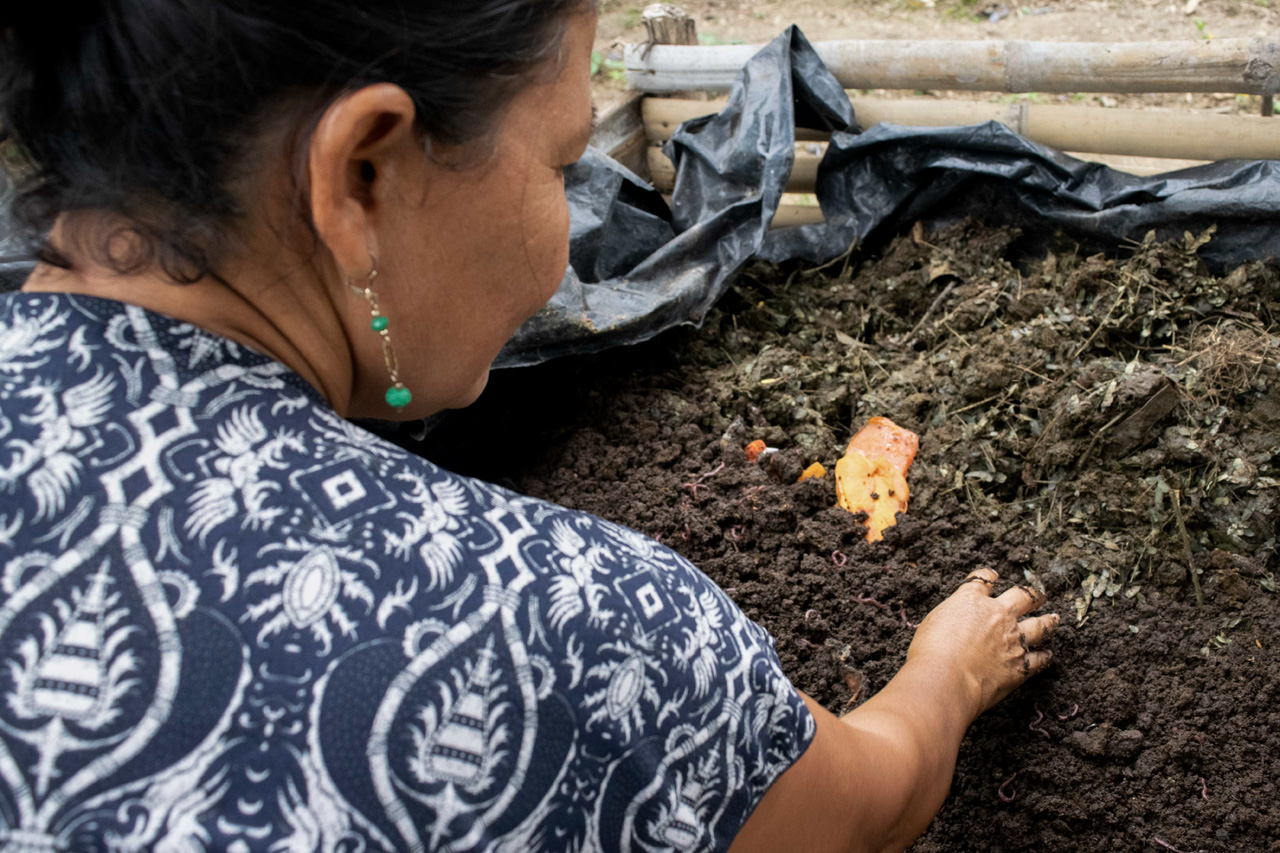 Mujeres Rurales: El 76% del trabajo no pagado en el mundo lo hacen las mujeres. En Ecuador somos las que realizamos en promedio 31 horas semanales de trabajo no remunerado.