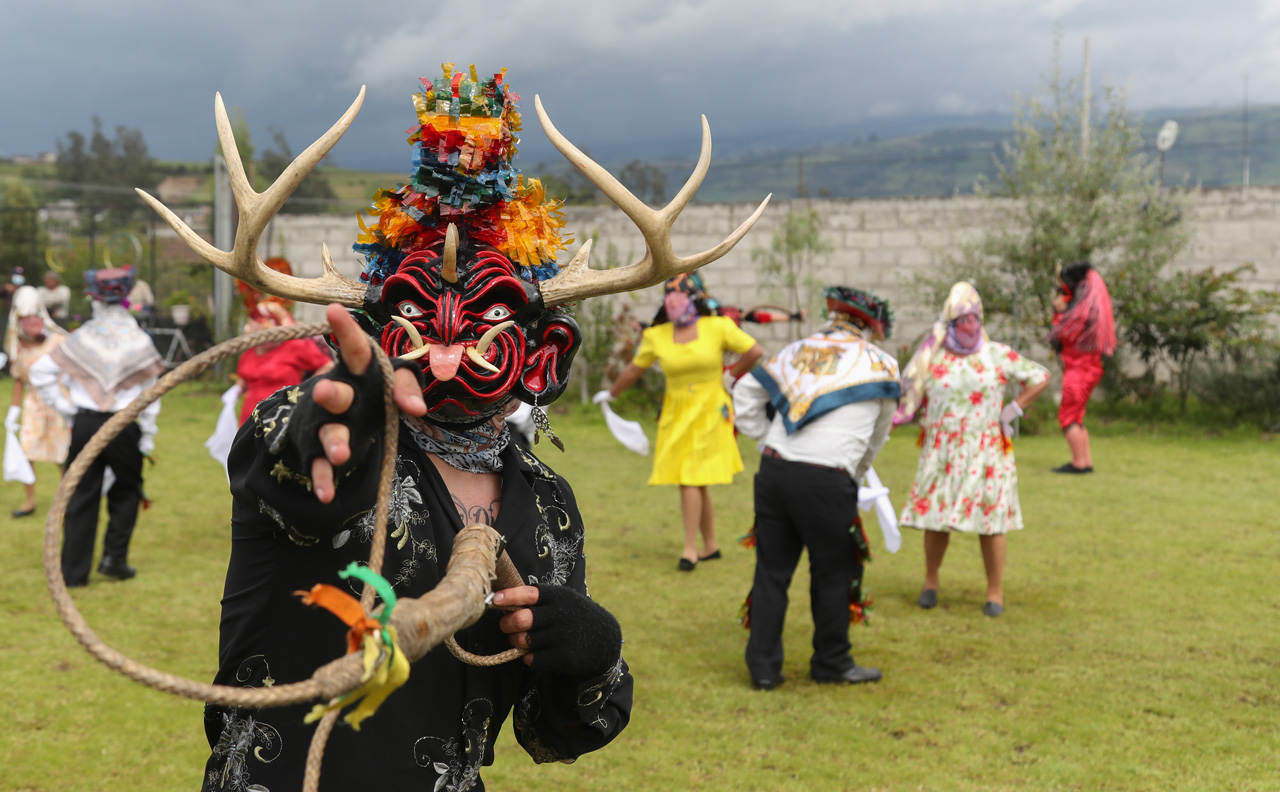 Las máscaras de la Diablada de Píllaro tiene origen de las fiestas bolivianas.