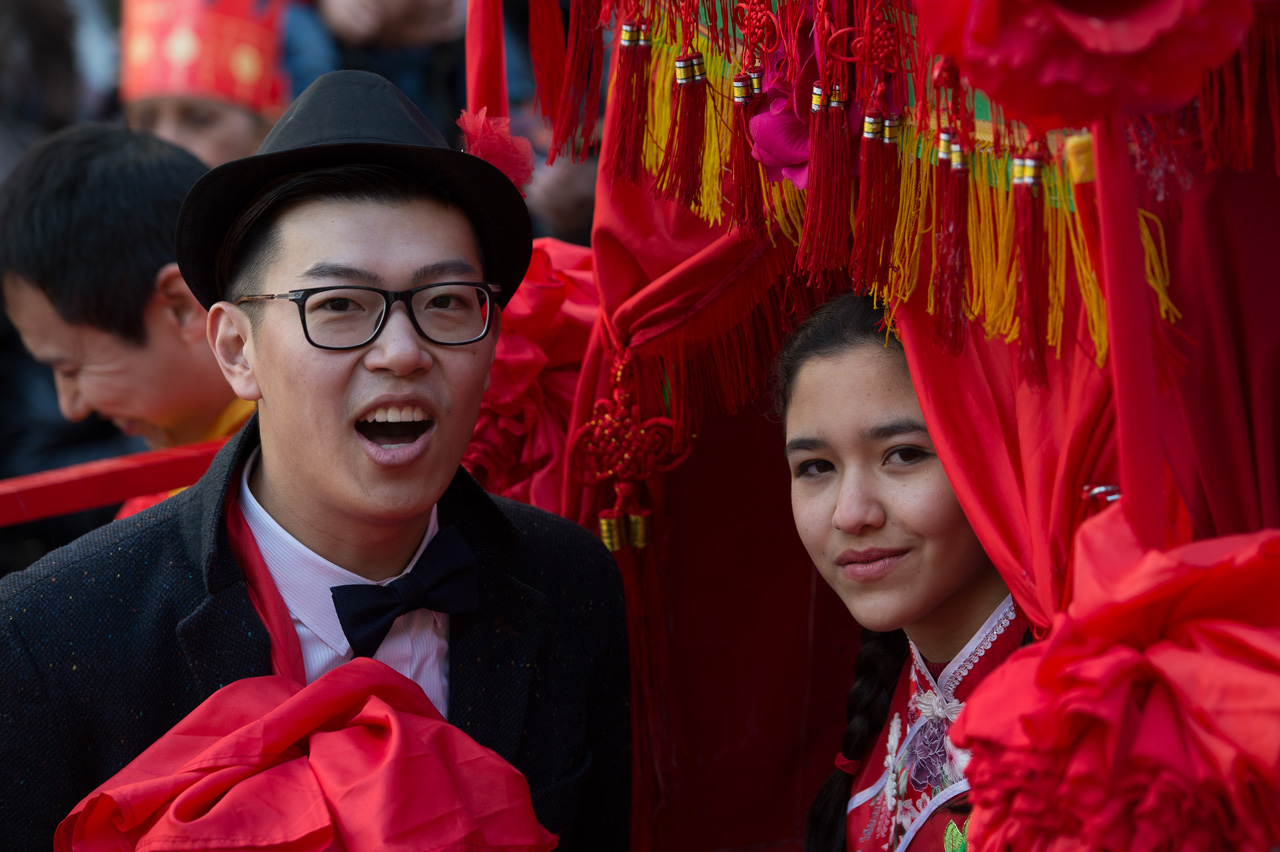 Los jóvenes de origen chino y nacidos en España también celebran las fiestas populares chinas.