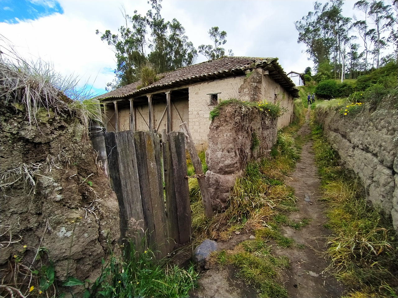 Las casa de adobe son otra de las maravillas que uno puede descubrir en las caminatas. 