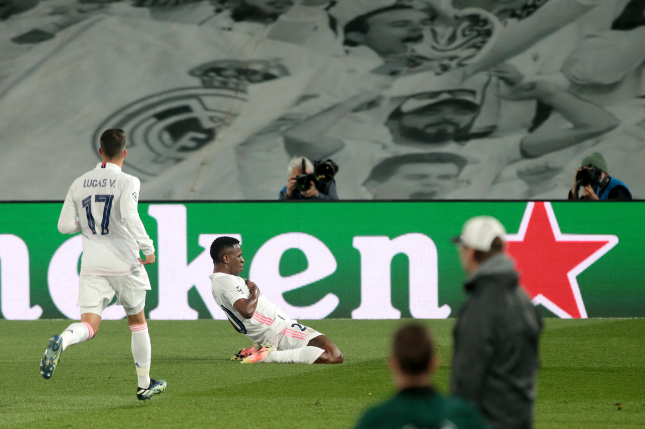 Vinicius Jr. celebra su primer gol frente al Liverpool.