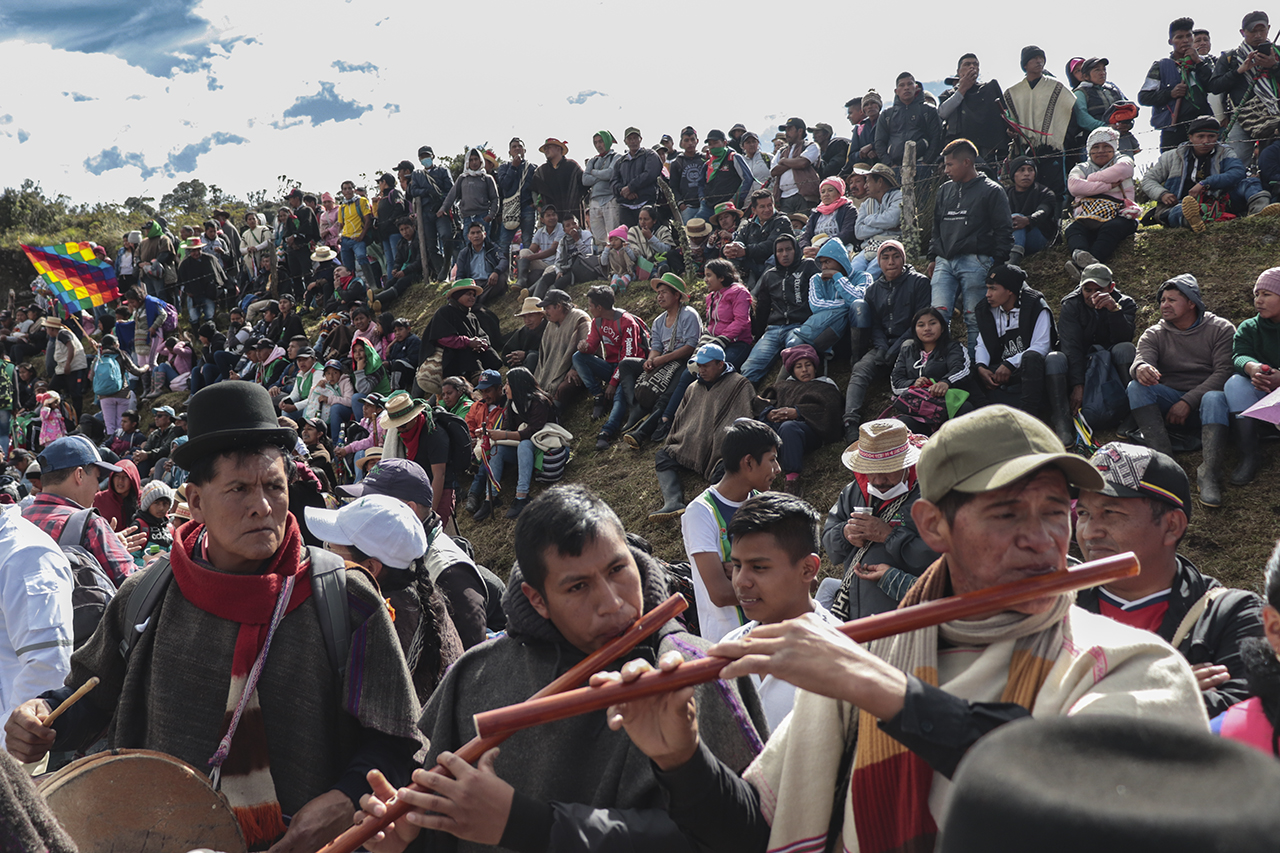 Para los pueblos originarios el territorio parte de la integralidad, es la esencia de la vida, va más allá de lo físico-espacial. Así es el Mandato para la defensa del territorio.