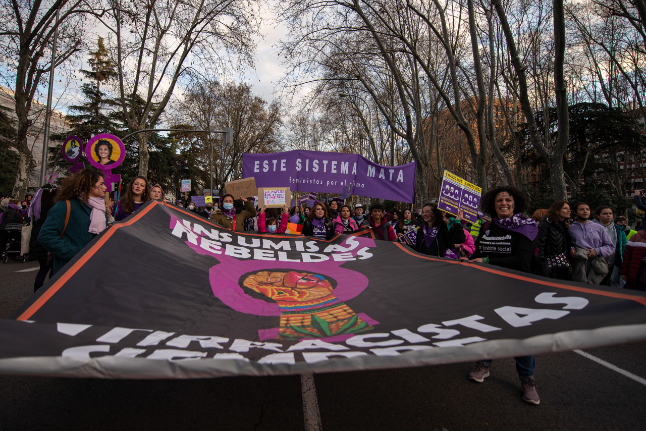 si no olvidamos aquello de que “lo personal es político”, podremos encontrar motivos suficientes para cuestionar y analizar nuestra historia