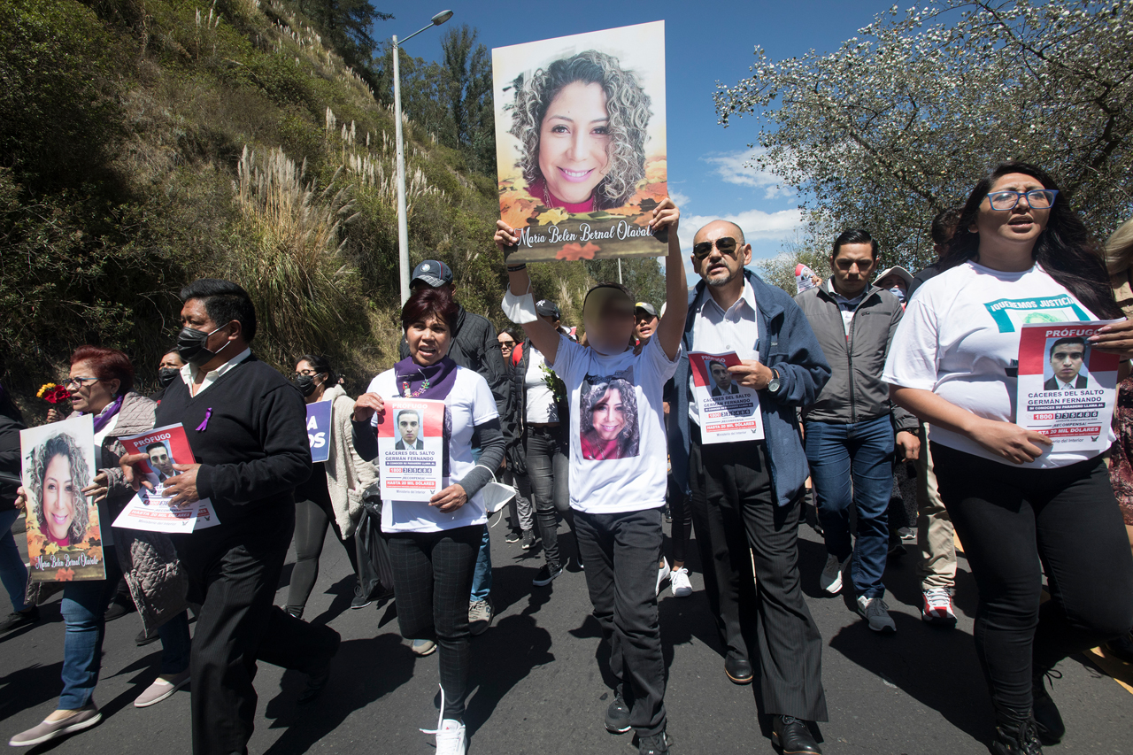 El Feminismo en Ecuador debe moverse a reformar las leyes actuales del Estado Ecuatoriano, que permite que la violencia contra las mujeres siga creciendo y los politicos de todos los partidos no hagan nada.