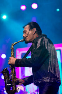 Eduardo Hernández al saxo. Los Tigres del Norte.