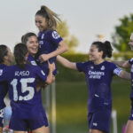 Real Madrid Femenino vs Granada. Las jugadoras del Madrid celebran uno de sus 5 goles.